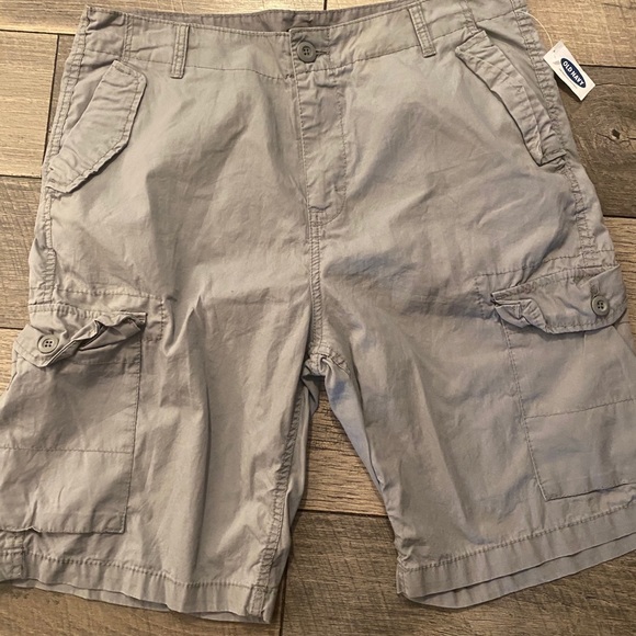 🖤NWT Old Navy Men’s Gray Cargo Shorts Size 34 - Picture 2 of 11